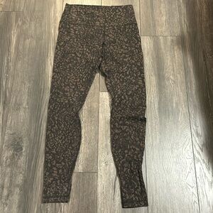 Lululemon Align Earth Camo High Rise 28” Leggings - Size 8 - Barely worn